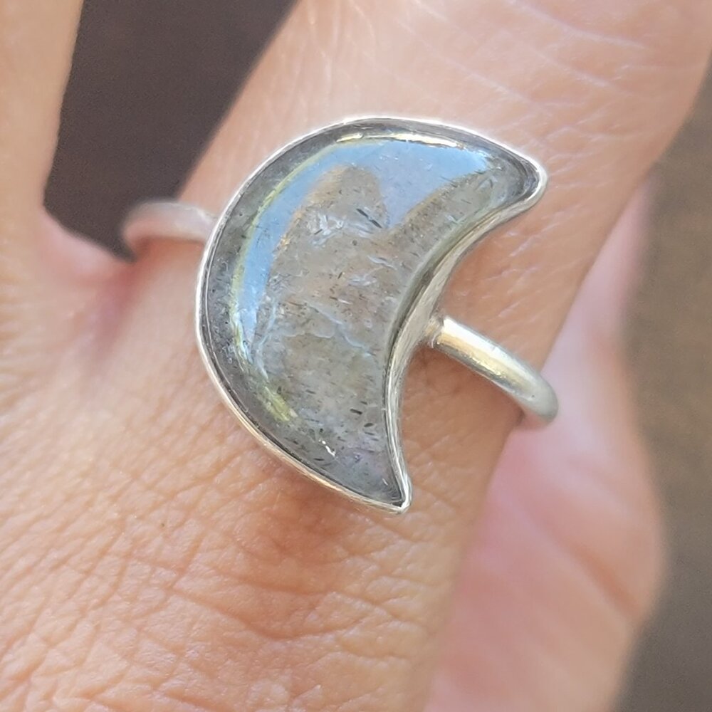 Boho witchy genuine labradorite crescent moon sterling silver ring size 9.25